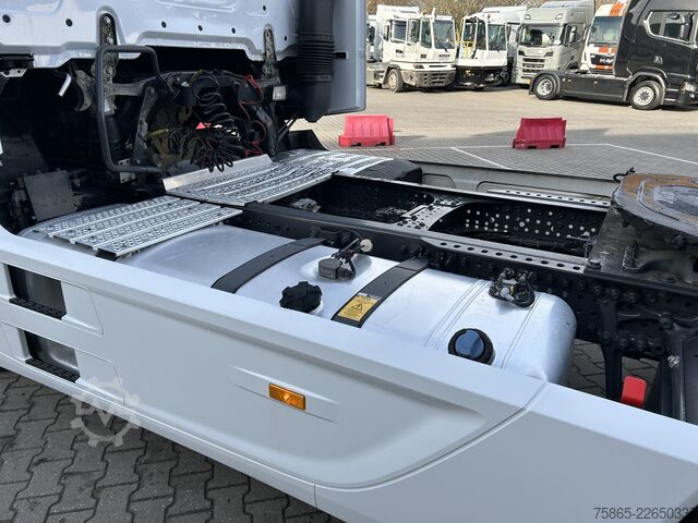 Standard tractor Mercedes-Benz Actros 1842 Streamspace / 457 dkm / Full Spoile...