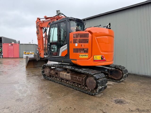 Crawler excavator Hitachi ZX 135 US-7