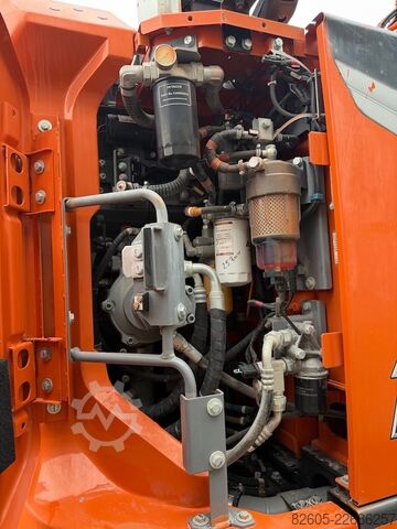 Crawler excavator Hitachi ZX 135 US-7