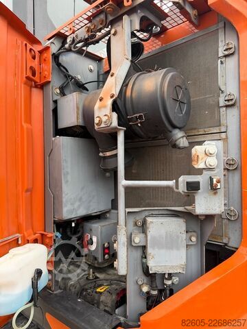 Crawler excavator Hitachi ZX 135 US-7