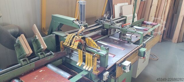 Under-table crosscut saw with roller tables Irion & Denz Kisten-/Rahmenmontagemaschine