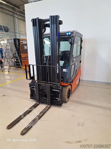 Forklift Toyota 8FBMT35