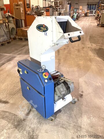Beside the press granulator Tria 20-18 JM
