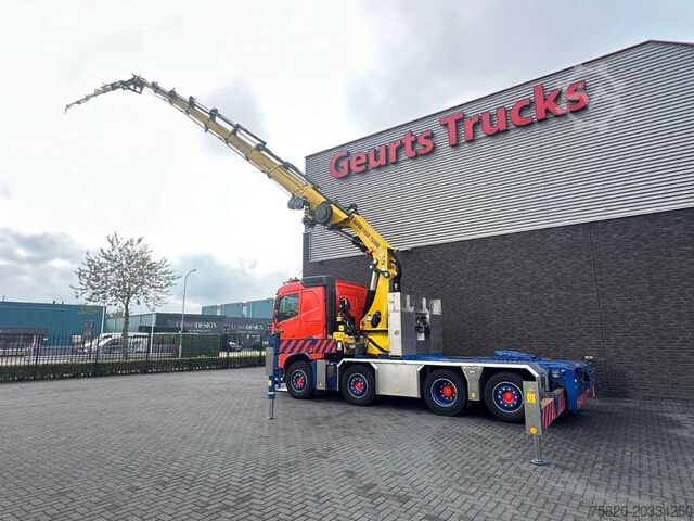 Crane truck Volvo FH 500 8x2 FR TREKKER / BAKWAGEN MET HIAB X-HIP...