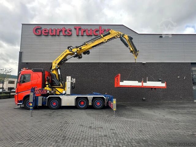 Crane truck Volvo FH 500 8x2 FR TREKKER / BAKWAGEN MET HIAB X-HIP...
