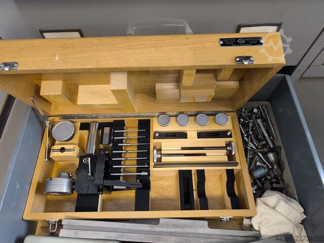 Universal length measuring machine SIP – Société Genevoise d’Instruments de MUL-1000