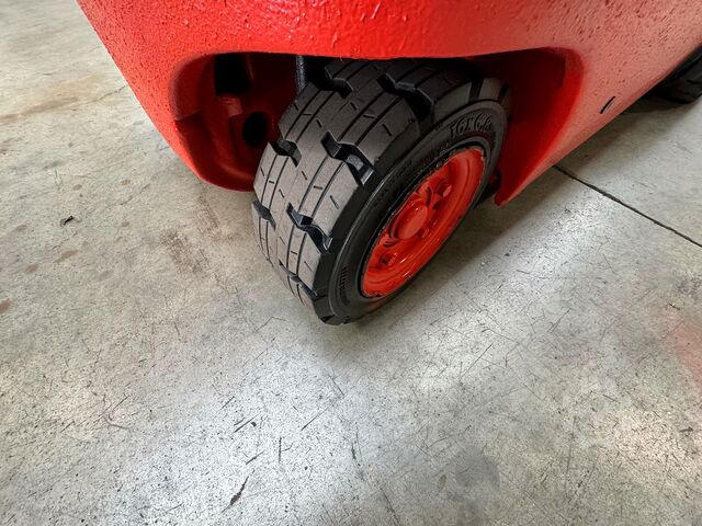 3.+4.V Seitenschieber Elektro 7.399 h Linde E 20PH