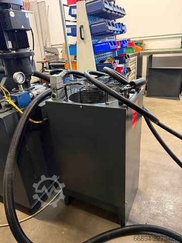 Universal machining center DMG MORI MillTap 700
