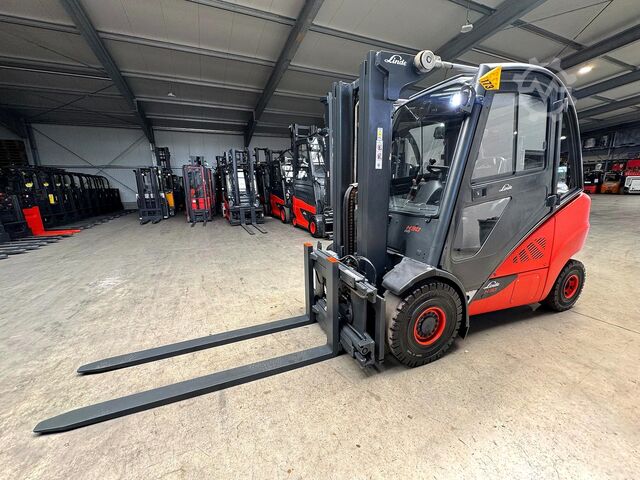 UVV 06/27 Seitenschieber Diesel 15.338 h Linde H 30D