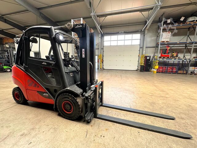 UVV 06/27 Seitenschieber Diesel 15.338 h Linde H 30D