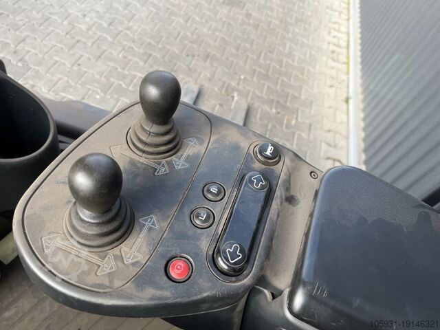 Schubmaststapler Linde R16X-03