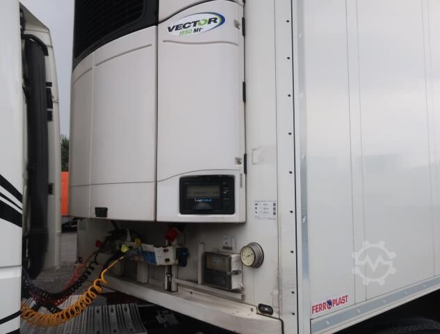 Reefer semitrailer Schmitz Cargobull SKO 24 bitemp Multitemp Doppelstock Vector 1950 Mt