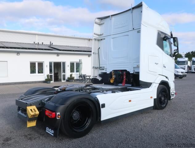 Standard tractor unit DAF XG+ 530 Intarder Navigation Standklima LED