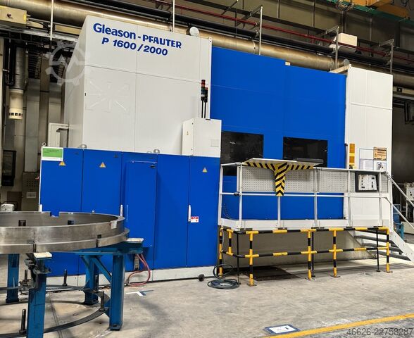 Gear hobbing machine Gleason-Pfauter P 1200/1600