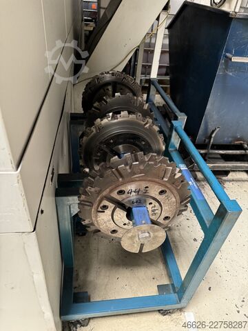 Gear hobbing machine Gleason-Pfauter P 1200/1600