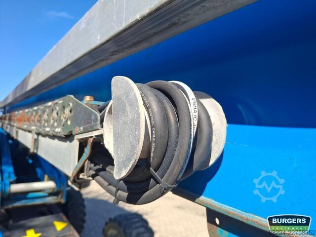 Telescopic boom lift Genie S-65