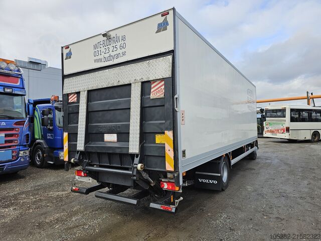 LKW mit Kofferaufbau Volvo FL 240 4x2 14Tons Hebebühne Blatt/Luft