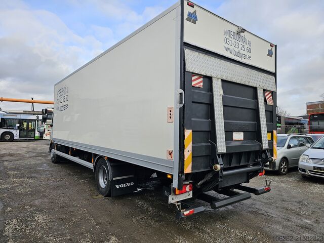 LKW mit Kofferaufbau Volvo FL 240 4x2 14Tons Hebebühne Blatt/Luft