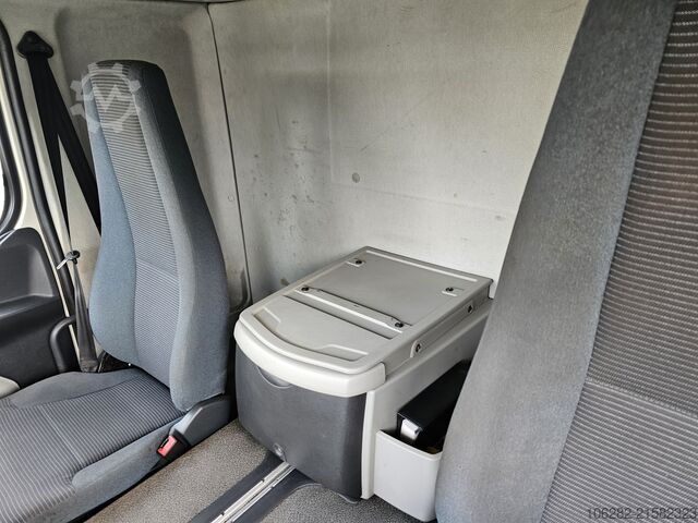 LKW mit Kofferaufbau Volvo FL 240 4x2 14Tons Hebebühne Blatt/Luft