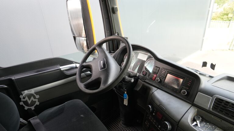 Tipper MAN TGS 49.440 10x8 tipper 486.300km