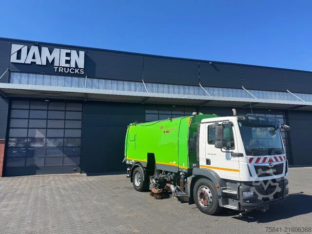 Road sweeper MAN TGM 18.290 met BROCK  SL 280 opbouw