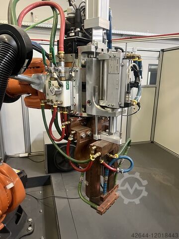 Robot welding cell with rotary table KUKA + Dalex + HS KR 150 R2700 extra +