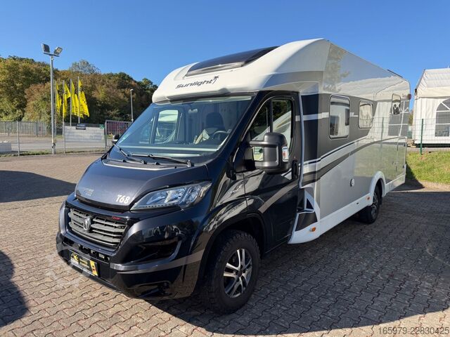 Teilintegriertes Wohnmobil SUNLIGHT T68 Black Edition
