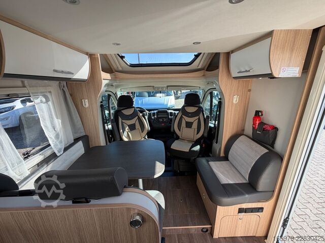 Teilintegriertes Wohnmobil SUNLIGHT T68 Black Edition