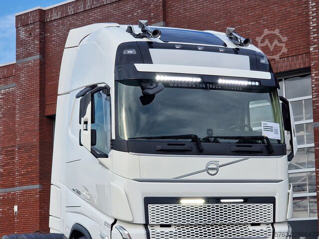 Standard-SZM Volvo FH 13.500 Globetrotter XL 6x2 - Full air - Leat...