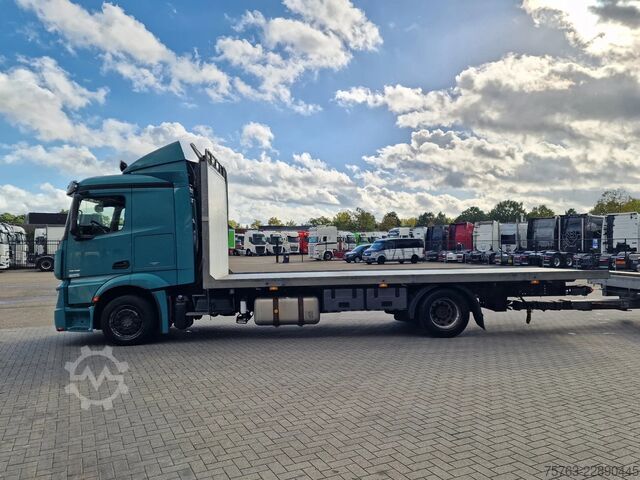 Loading platform Mercedes-Benz Actros 1836 Streamspace 4x2 + Kelberg trailer 2014