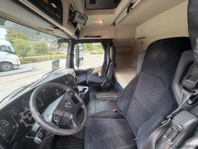 Loading platform Mercedes-Benz Actros 1836 Streamspace 4x2 + Kelberg trailer 2014