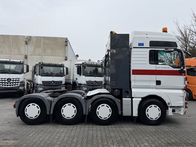 Heavy-duty truck MAN TGX 41.540 8X4 BLS 120.000Kg