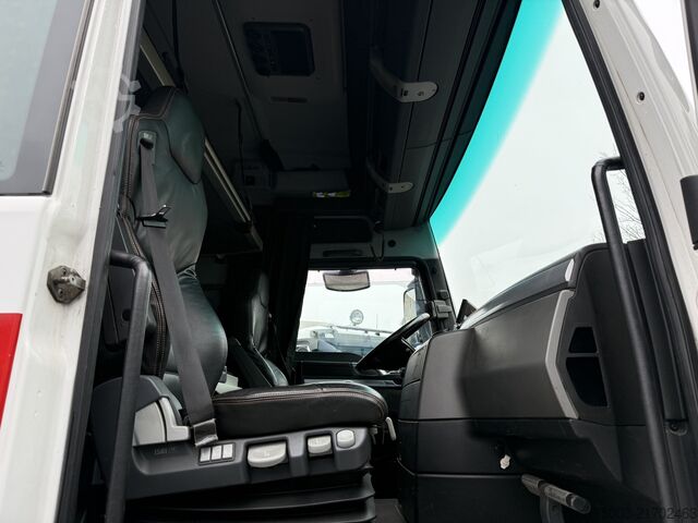Heavy-duty truck MAN TGX 41.540 8X4 BLS 120.000Kg