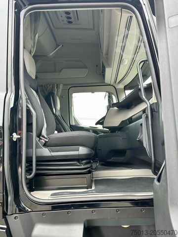 Volumen SZM FORD F-MAX 500 in Voll- Ausstattung, MIETEN?