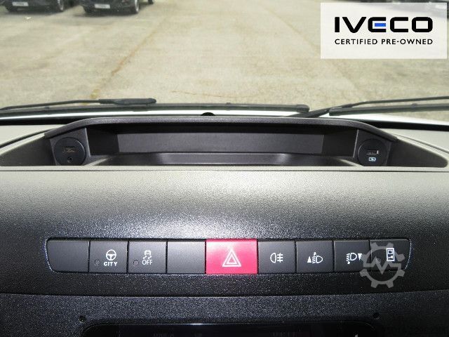 Transporter mit Koffer IVECO Daily 35C16 Koffer/LBW Klima, Zwillingsreifen