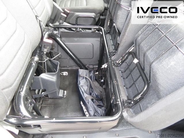 Transporter mit Koffer IVECO Daily 35C16 Koffer/LBW Klima, Zwillingsreifen