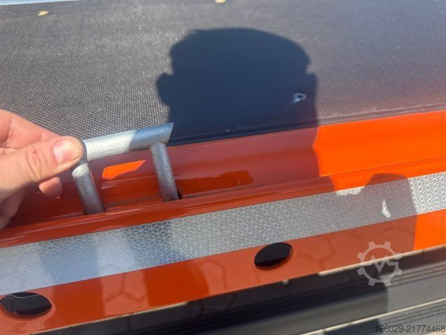 Trailer with working platform  Wiese Plattform Anhänger mit Twistlocks