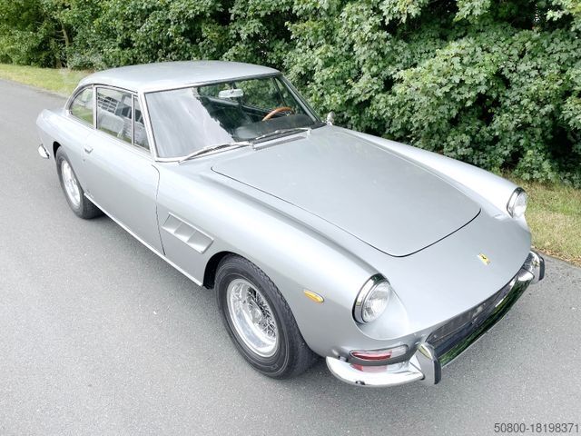 Van FERRARI 330 GT Coupe 2+2/TÜV neu/H-Zulassung