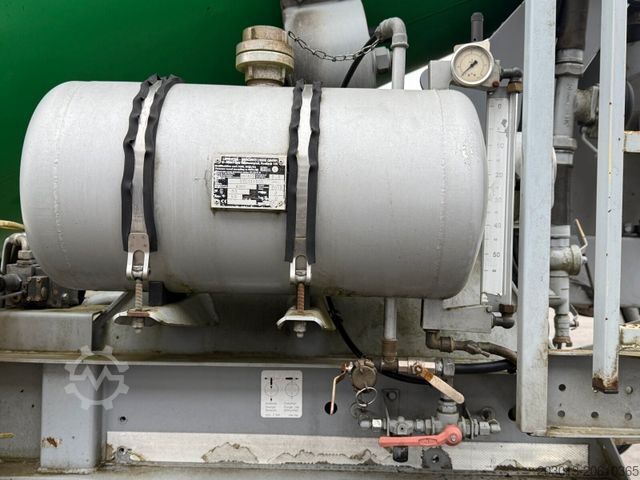 Auflieger MÜLLER-MITTELTAL Liebherr Betonmischer Concrete Auflieger 10 m³