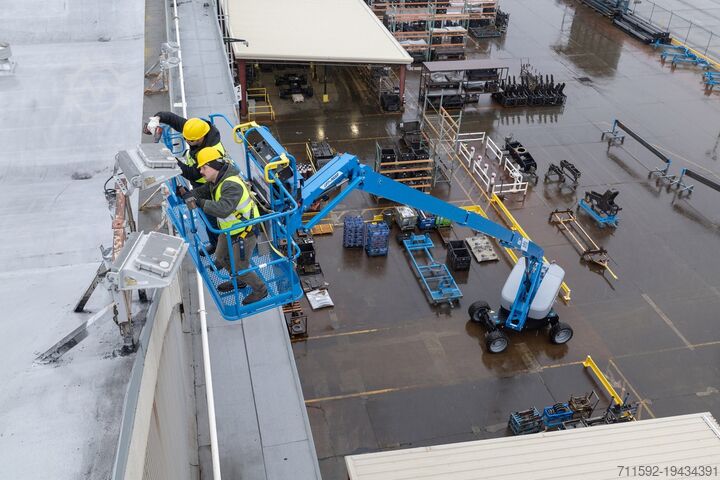 Telescopic Boom Genie S-85 XC E