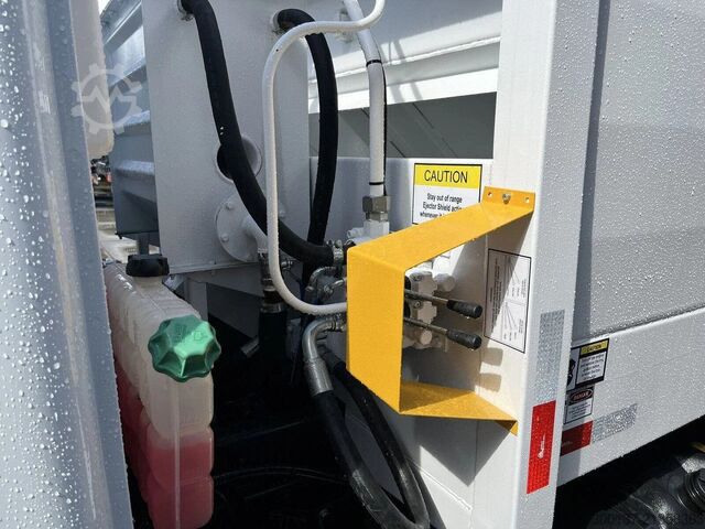 Refuse collection vehicle Mercedes-Benz Accelo 815  Accelo 815 4x2 Garbage Compactor