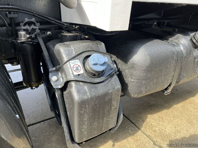 Refuse collection vehicle Mercedes-Benz Accelo 815  Accelo 815 4x2 Garbage Compactor