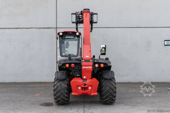 Agricultural telehandler Manitou ULM 412 H - Export price