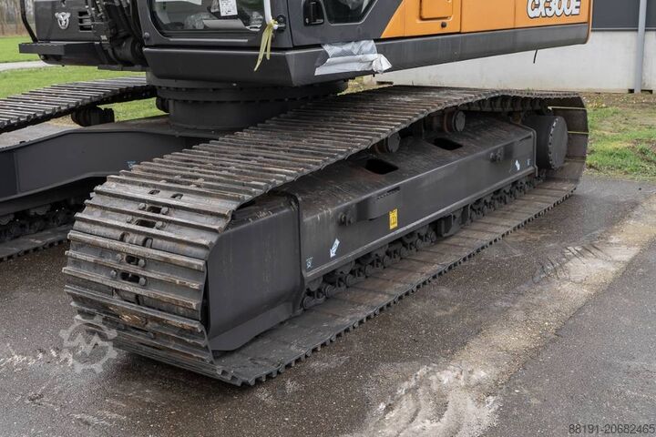 Crawler excavator CASE CX 300 E