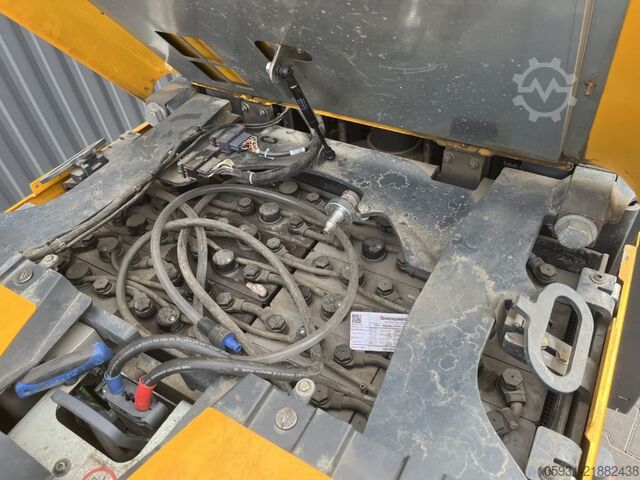 Medium Lift Order Picker Jungheinrich EKS210