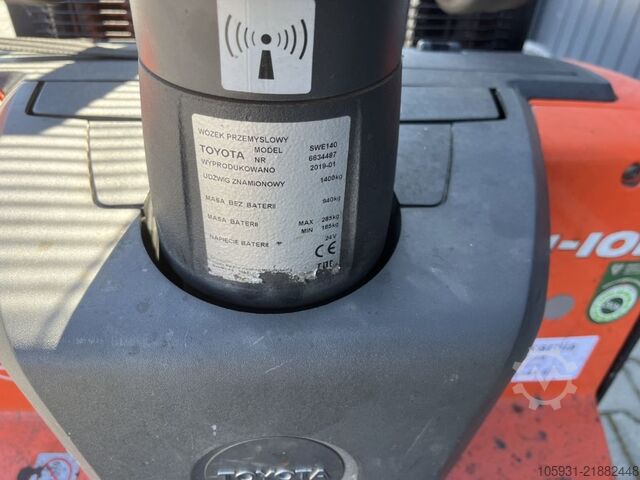 Pedestrian Stacker BT SWE140