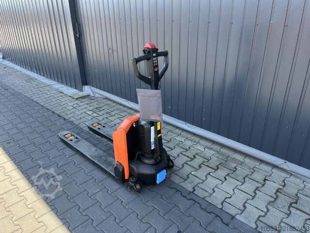 Electric Pallet Truck BT LHE130
