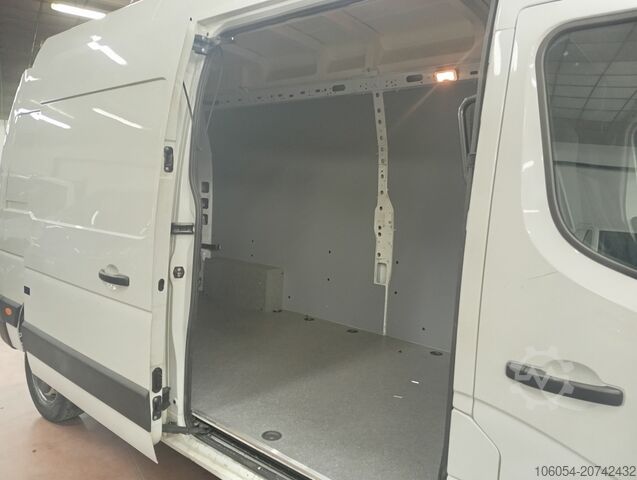 Transporter mit langem Radstand Renault Master L