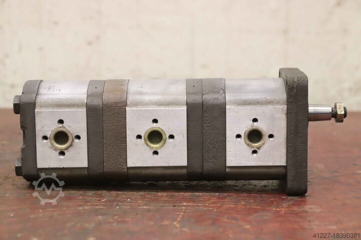 Triple hydraulic pump TK ZZ E P 0012 / 32 A P 0168 / TK11/11/6SF