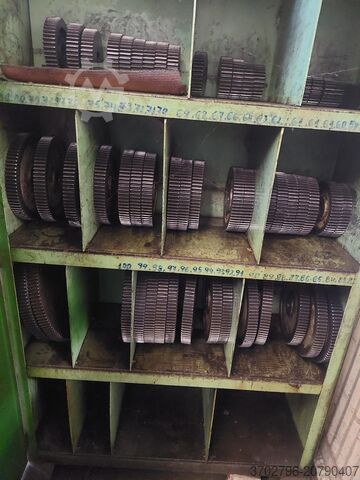 Gear hobbing machine CHURCHILL U 3615